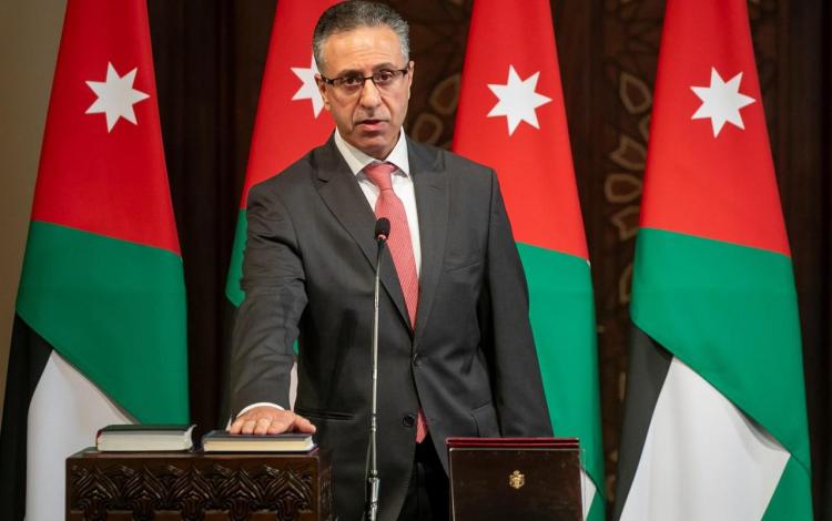 وزير الصناعة والتجارة والتموين يعرب القضاة