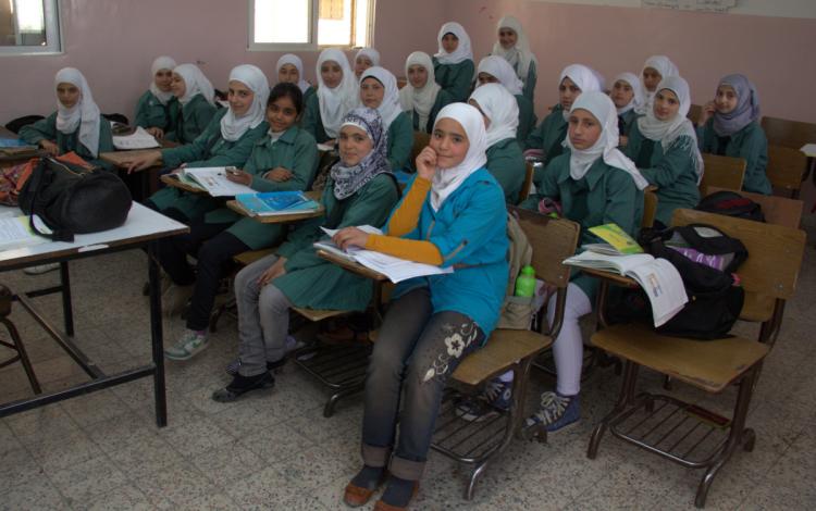 طالبات داخل صف في مدرسة حكومية | أرشيفية