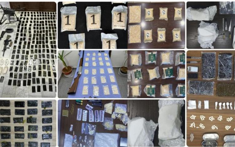 مضبوطات تشمل كميات كبيرة ومتنوعة من المخدرات المعبأة بطرق مختلفة، إلى جانب أسلحة نارية وذخيرة جرى ضبطها خلال قضايا نوعية لمكافحة المخدرات | المصدر: بترا