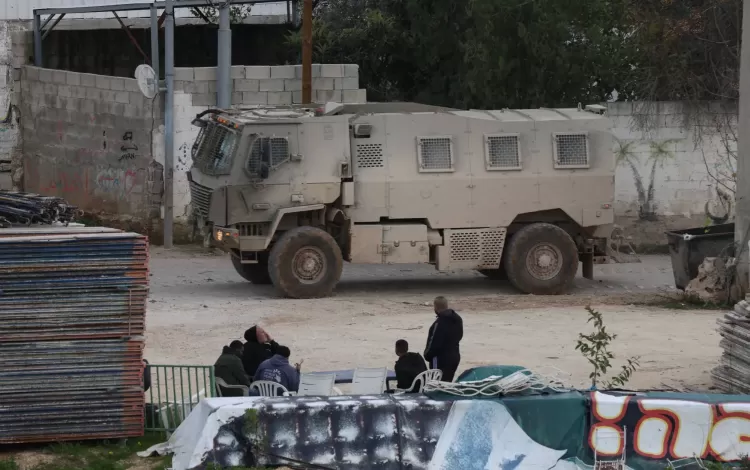 آلية للاحتلال خلال اقتحام مخيم نور شمس قرب طولكرم بالضفة الغربية | الوكالة الأوروبية للصور الصحفية