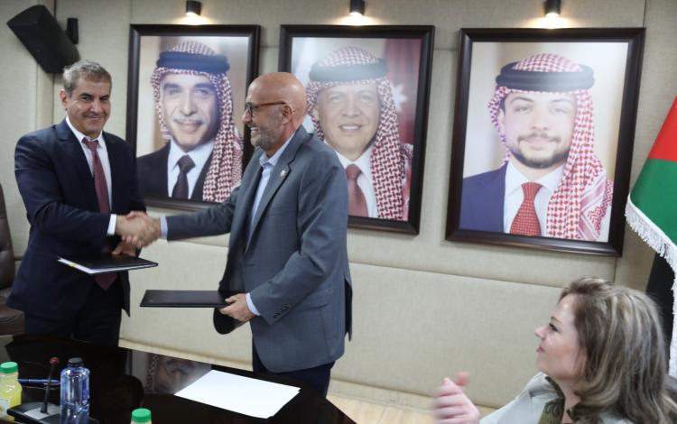 جانب من توقيع عقد شركة مياه اليرموك مع شركة فيوليا الفرنسية لتحسين خدمات المياه في محافظات الشمال 16/2/2026 | وزارة المياه