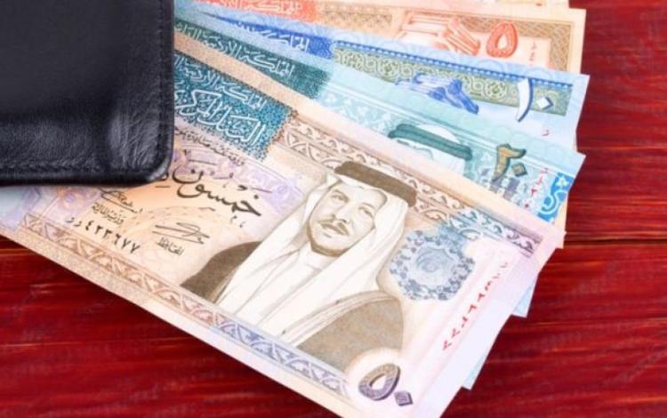 عملة أردنية من فئات مختلفة
