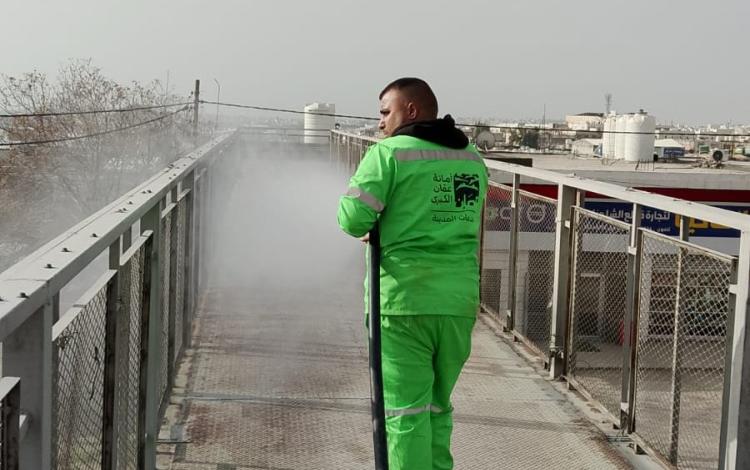 أحد كوادر أمانة عمان خلال حملة عمان حلوة للحفاظ على النظافة | أمانة عمان