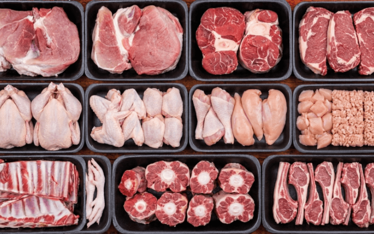 لحوم دواجن ولحوم حمراء