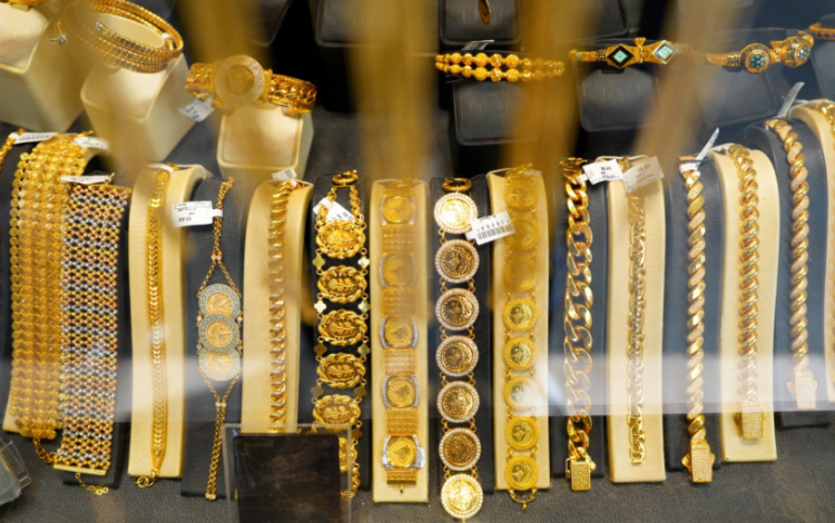 واجهة متجر لبيع الذهب والمجوهرات
