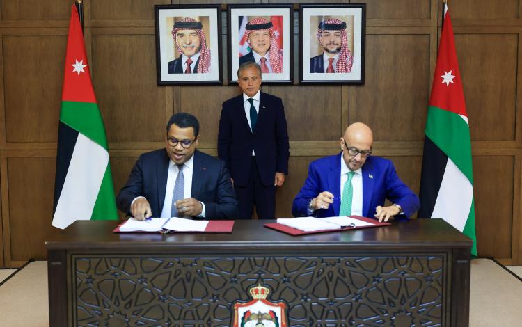 جانب من التوقيع على الاتفاقية الفنية القانونية النهائية لمشروع الناقل الوطني 21/4/2026 | رئاسة الوزراء