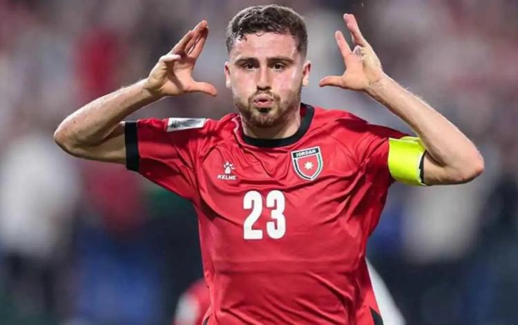 علي العزايزة أحد لاعبي المنتخب الأردني