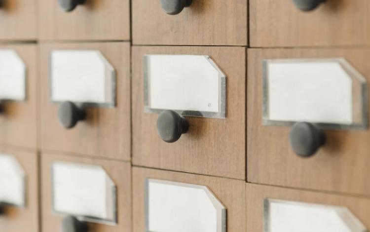 مجموعة من الصناديق البريدية التقليدية