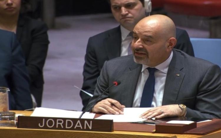 مندوب الأردن الدائم لدى الأمم المتحدة، السفير وليد عبيدات، خلال جلسة في مجلس الأمن الدولي بشأن فلسطين 28/4/2026 | المملكة