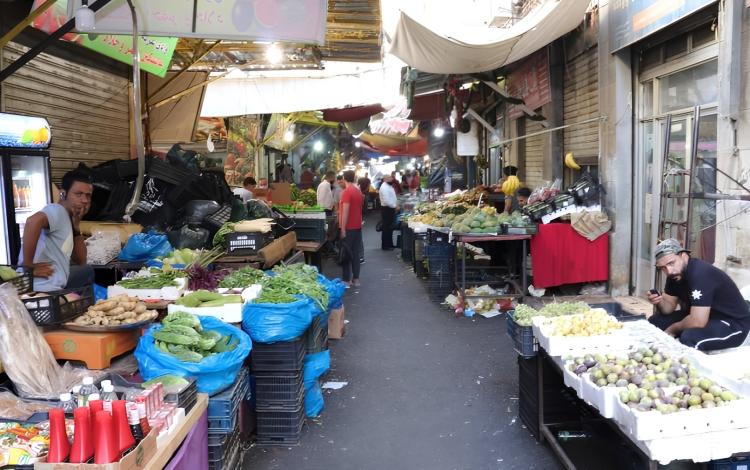 جانب من سوق السكر في منطقة وسط البلد بالعاصمة عمان