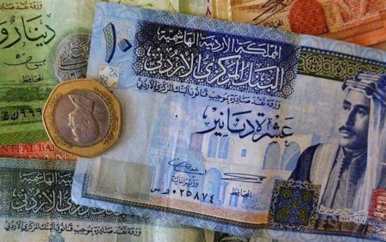 عملة أردنية من فئات مختلفة