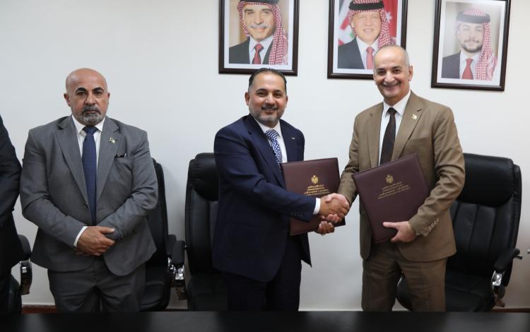 جانب من توقيع سلطة وادي الأردن والمؤسسة التعاونية مذكرة تعاون لتخصيص 4 آلاف دونم لدعم التعاونيات الزراعية 7/6/2026 | وزارة المياه والري