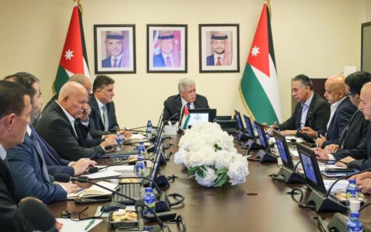 جانب من اجتماع لبحث تعزيز انسيابية البضائع عبر ميناء العقبة والمعابر الحدودية