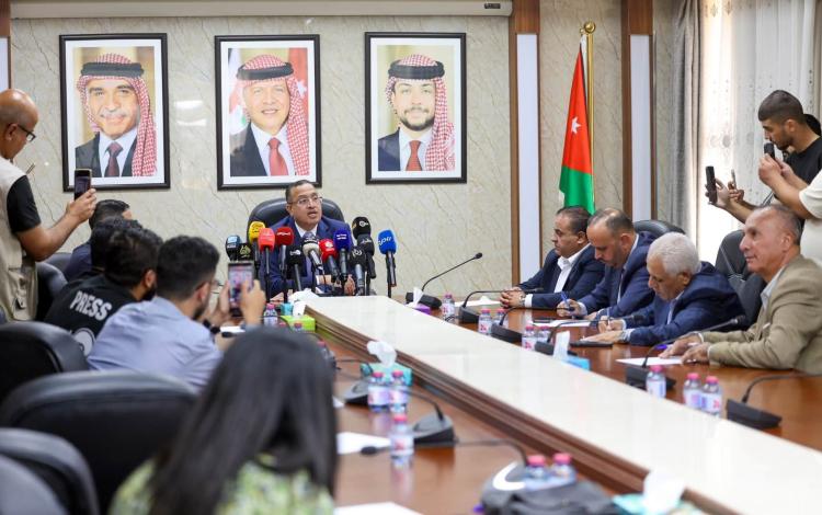 جانب من اجتماع اللجنة الإدارة النيابية لإقرار مشروع قانون الإدارة المحلية 13/8/2026