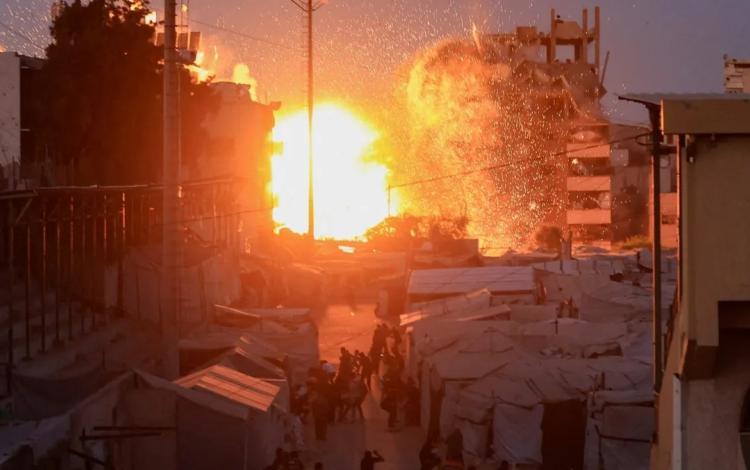 غارة إسرائيلية استهدفت مسجدا في مدينة غزة 28/7/2026 | رويترز